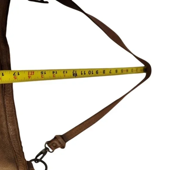 Roots Tan Leather Shoulder Bag - Picture 9 of 16